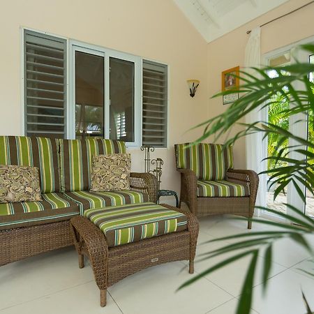 فيلا Ocho Rios Under The Palms المظهر الخارجي الصورة
