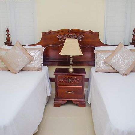 فيلا Ocho Rios Under The Palms المظهر الخارجي الصورة