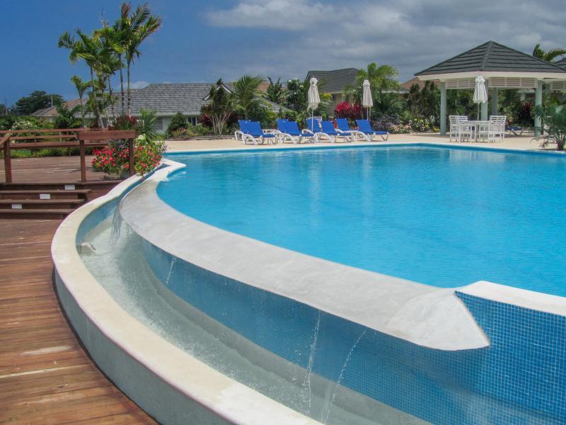 فيلا Ocho Rios Under The Palms المظهر الخارجي الصورة